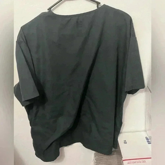 Dark grey scrub top - Picture 4 of 5